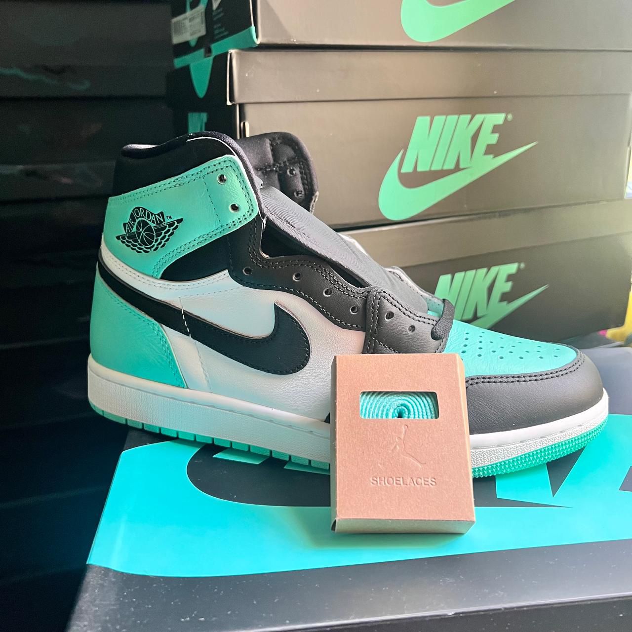 Air Jordan 1 High OG Green Glow